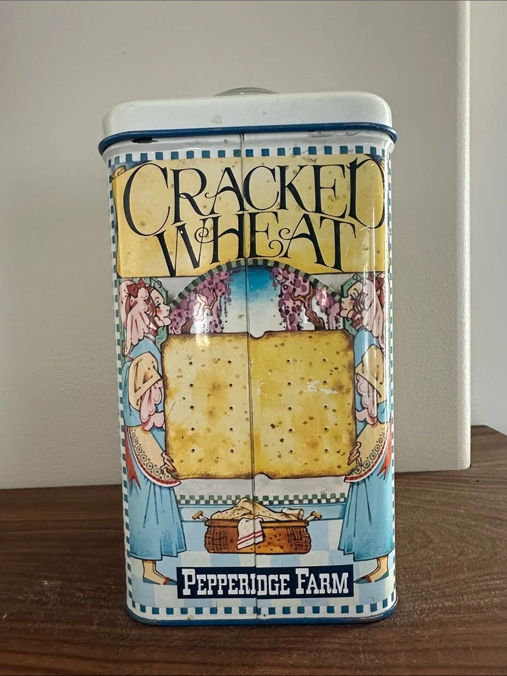 Vintage 1970s Pepperidge Farm English Biscuit Tin - Luce Corp Dri-Nob Lid